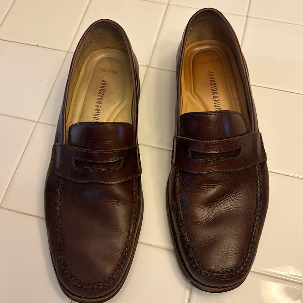 Men's Johnston & Murphy brown leather penny loafers - Size 8